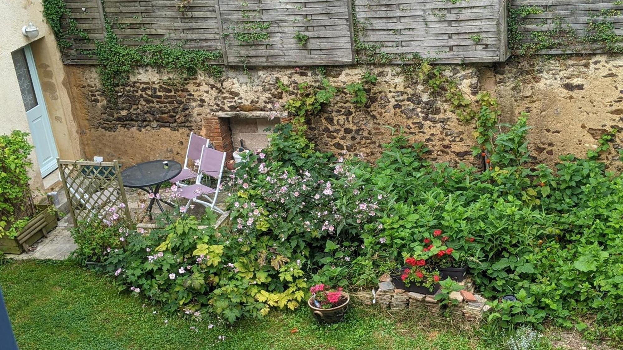 La Maison D'A Cote Saint-Amand-en-Puisaye Eksteriør bilde